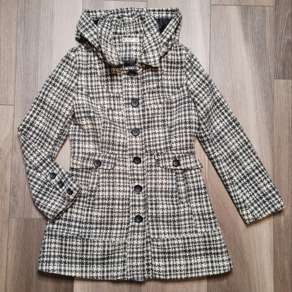 Romy | Houndstooth Coat
